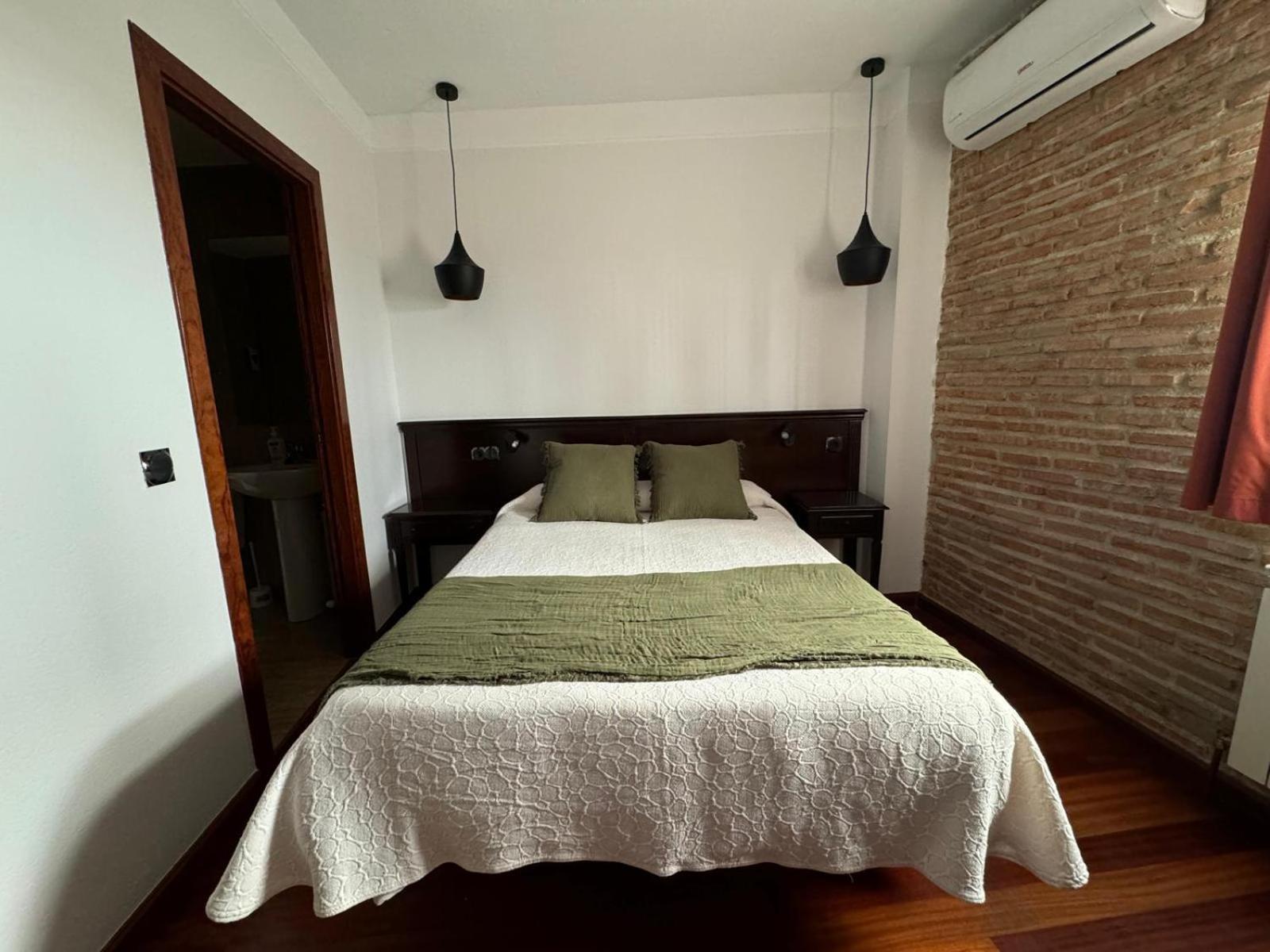 Hospedium Hotel La Fuente Candelario Eksteriør bilde
