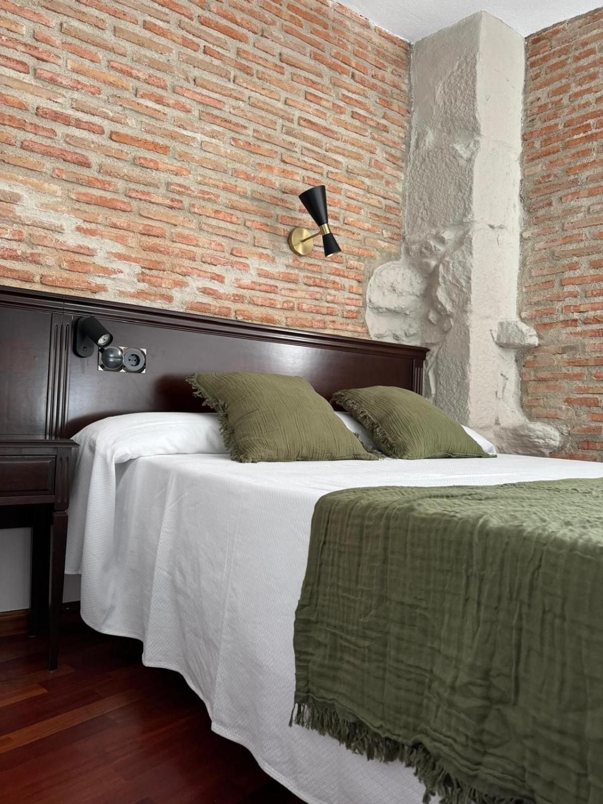Hospedium Hotel La Fuente Candelario Eksteriør bilde