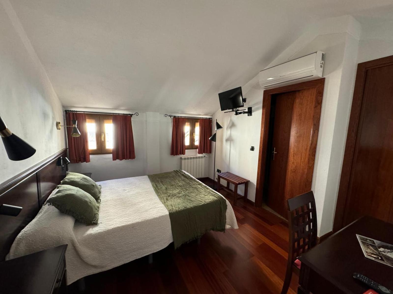 Hospedium Hotel La Fuente Candelario Eksteriør bilde