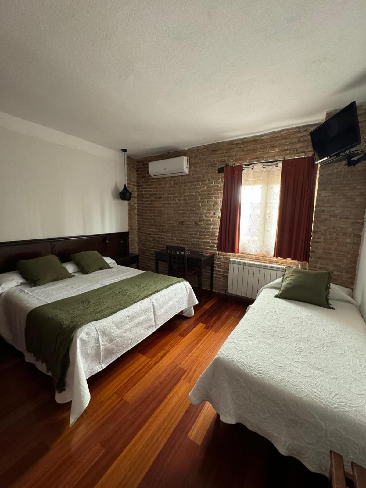 Hospedium Hotel La Fuente Candelario Eksteriør bilde
