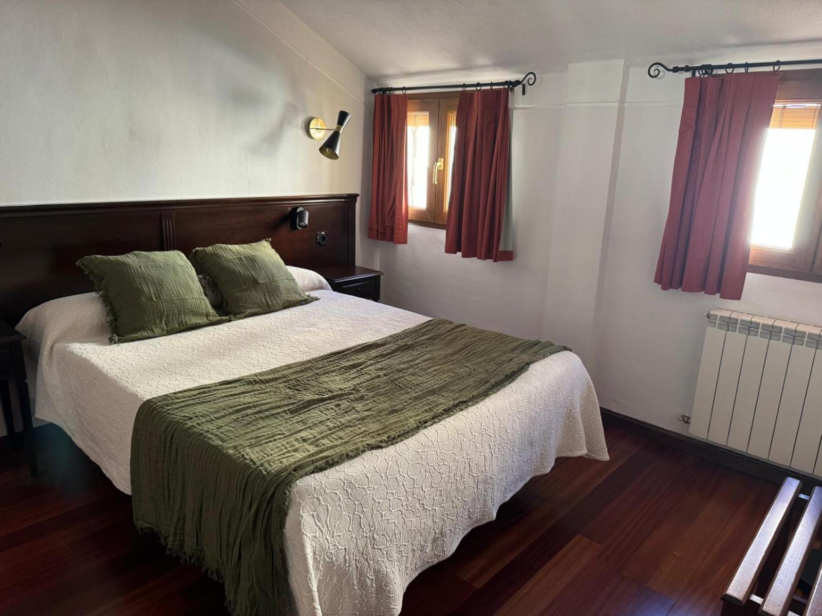 Hospedium Hotel La Fuente Candelario Eksteriør bilde