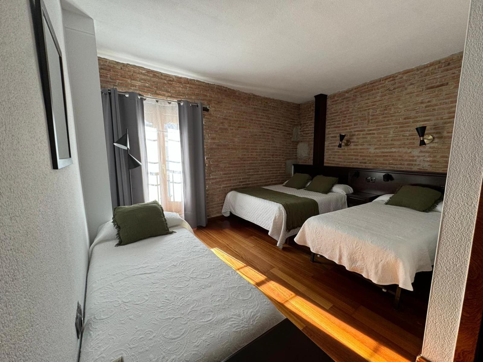 Hospedium Hotel La Fuente Candelario Eksteriør bilde